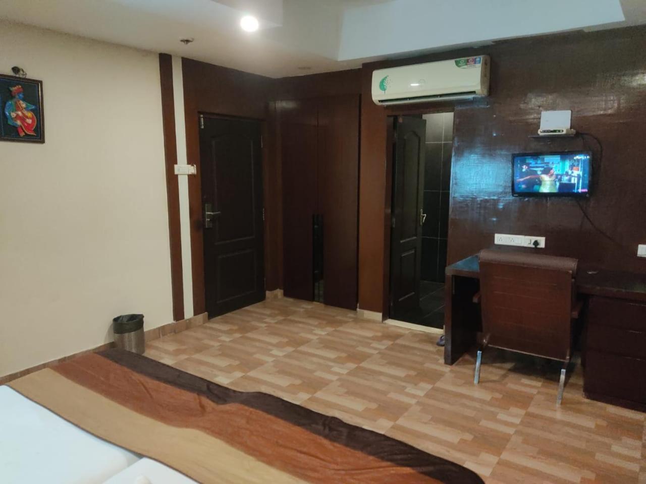 Hotel Ambassador Chocolate Inn Kalyani Buitenkant foto