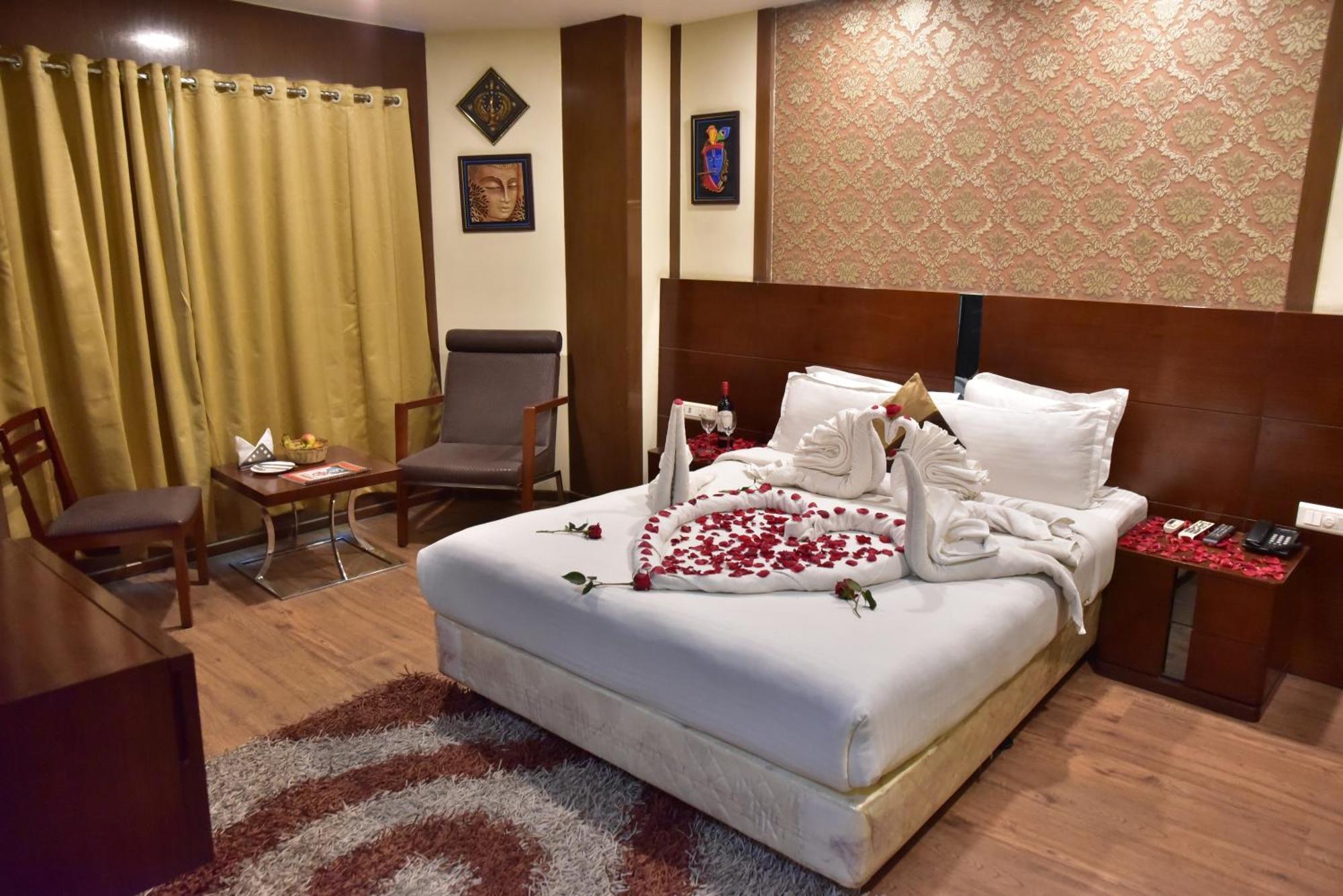 Hotel Ambassador Chocolate Inn Kalyani Buitenkant foto
