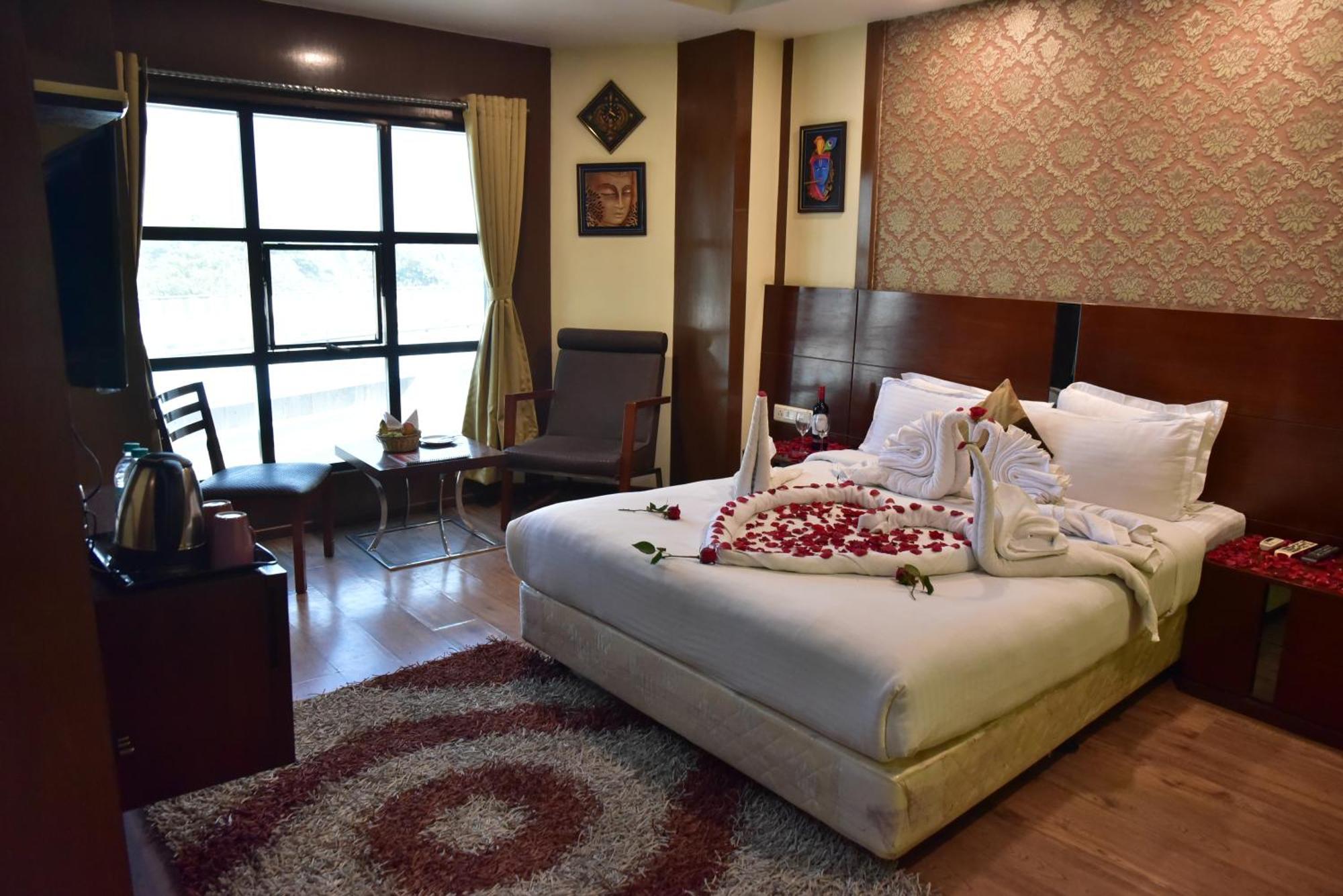 Hotel Ambassador Chocolate Inn Kalyani Buitenkant foto