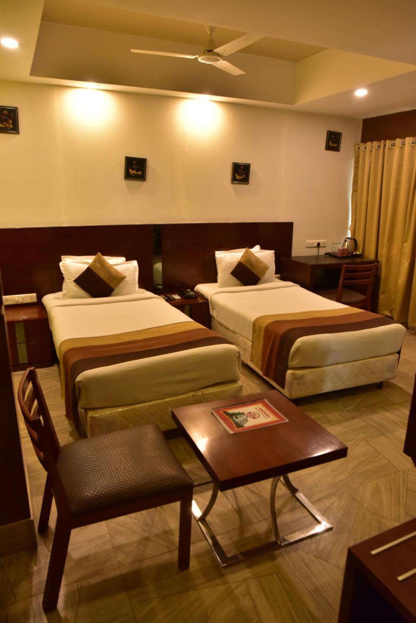 Hotel Ambassador Chocolate Inn Kalyani Buitenkant foto