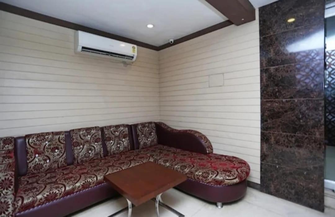 Hotel Ambassador Chocolate Inn Kalyani Buitenkant foto