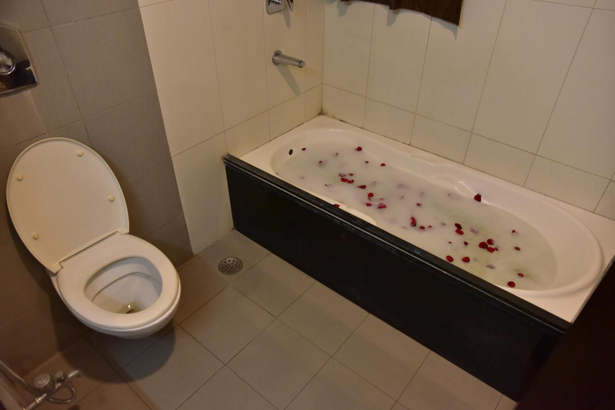Hotel Ambassador Chocolate Inn Kalyani Buitenkant foto