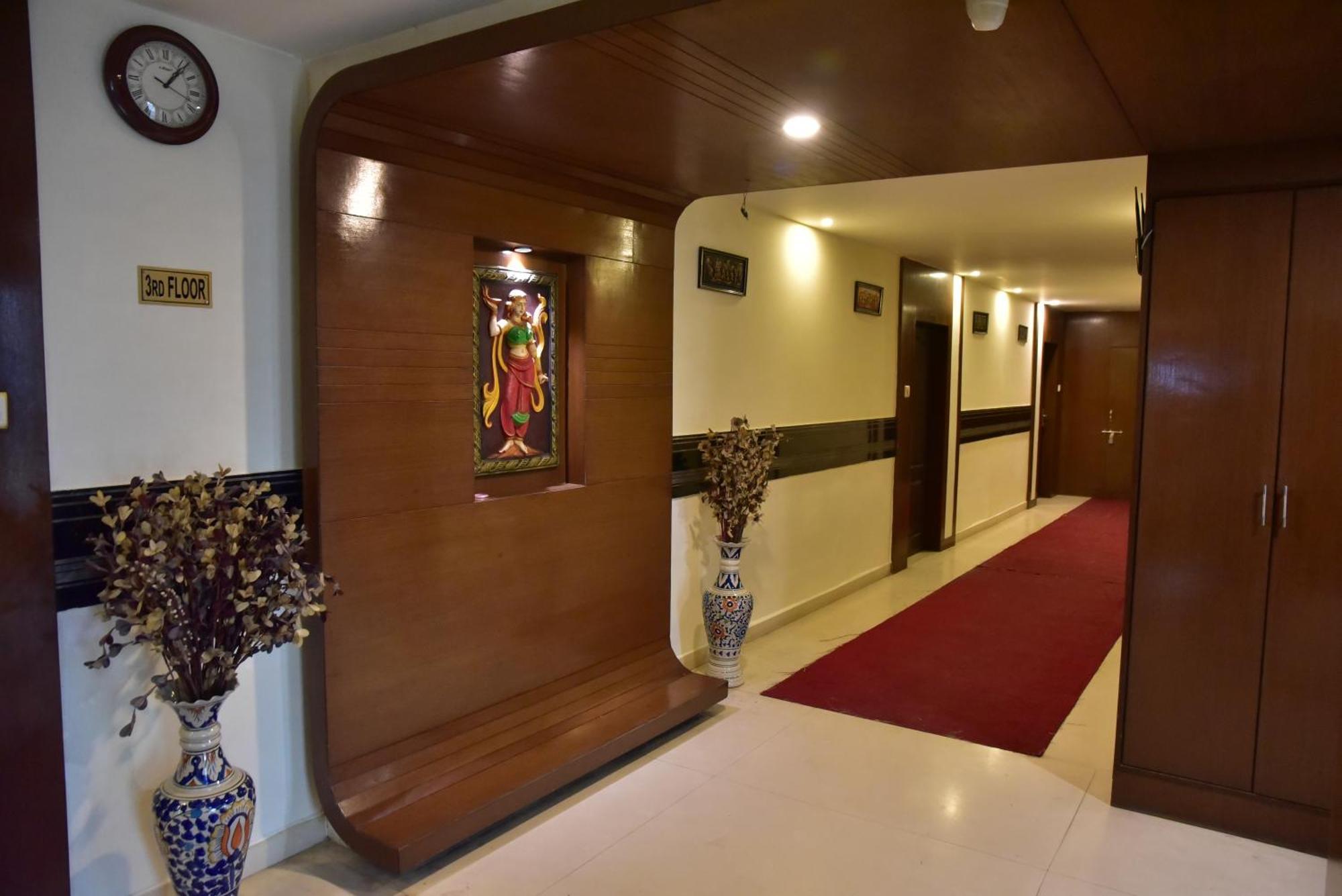 Hotel Ambassador Chocolate Inn Kalyani Buitenkant foto