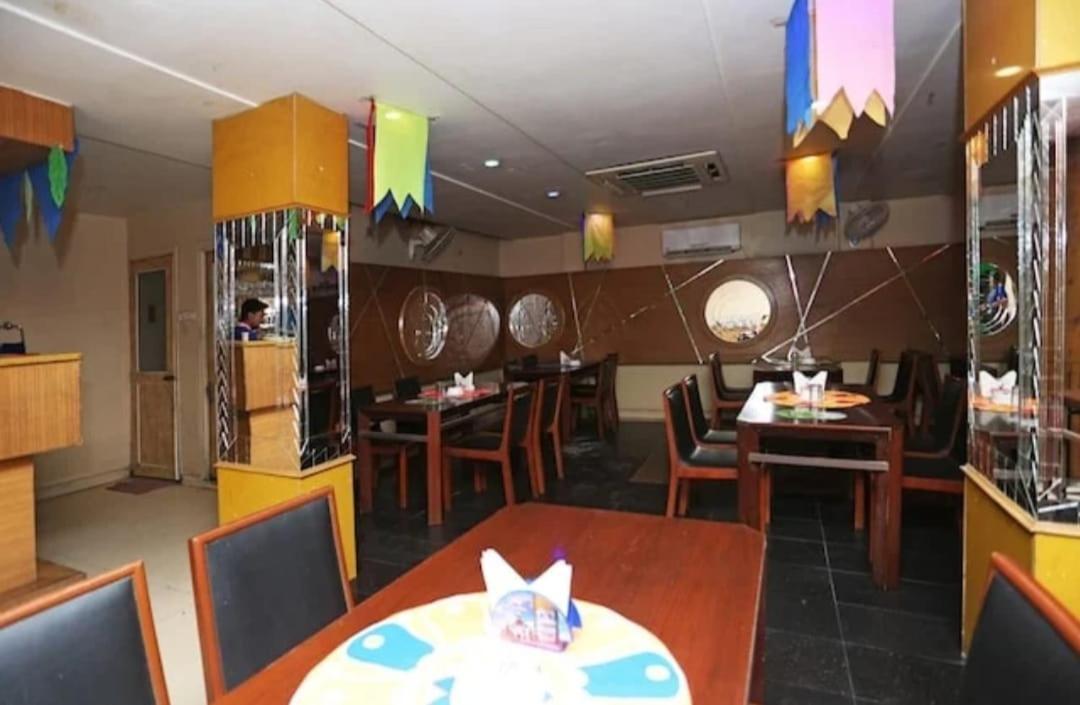Hotel Ambassador Chocolate Inn Kalyani Buitenkant foto